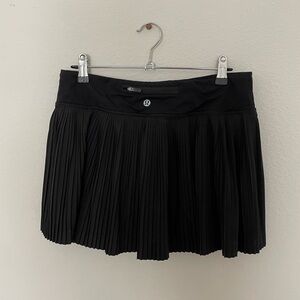 lululemon athletica Black Pleated Skirt 6